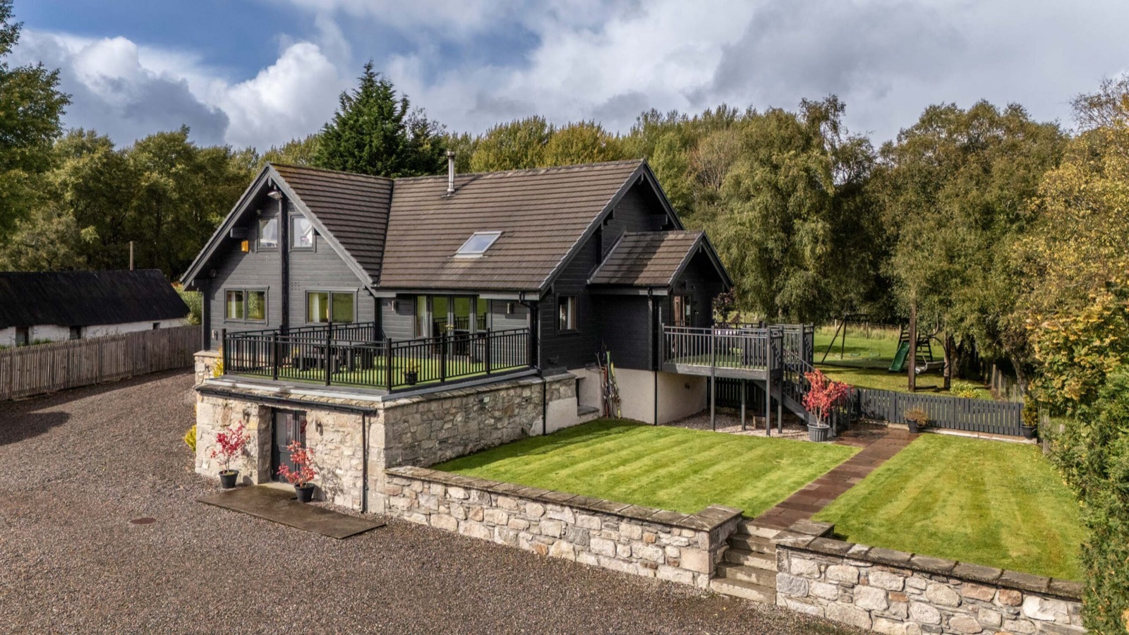 Alpine Ski Lodge, a large timber lodge in the Cairngorms near Aviemore