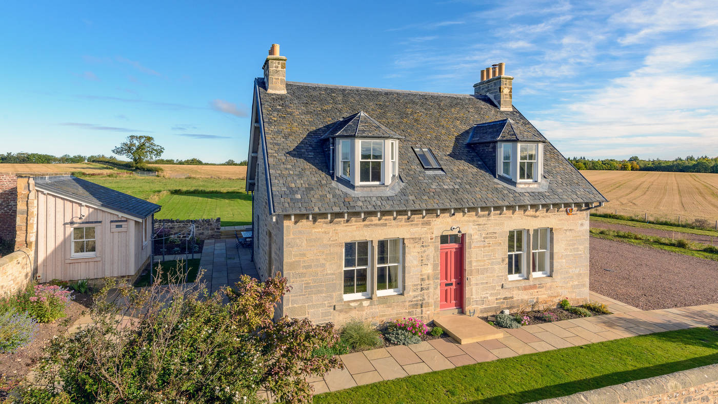Country Cottage on Winton Estate near Edinburgh