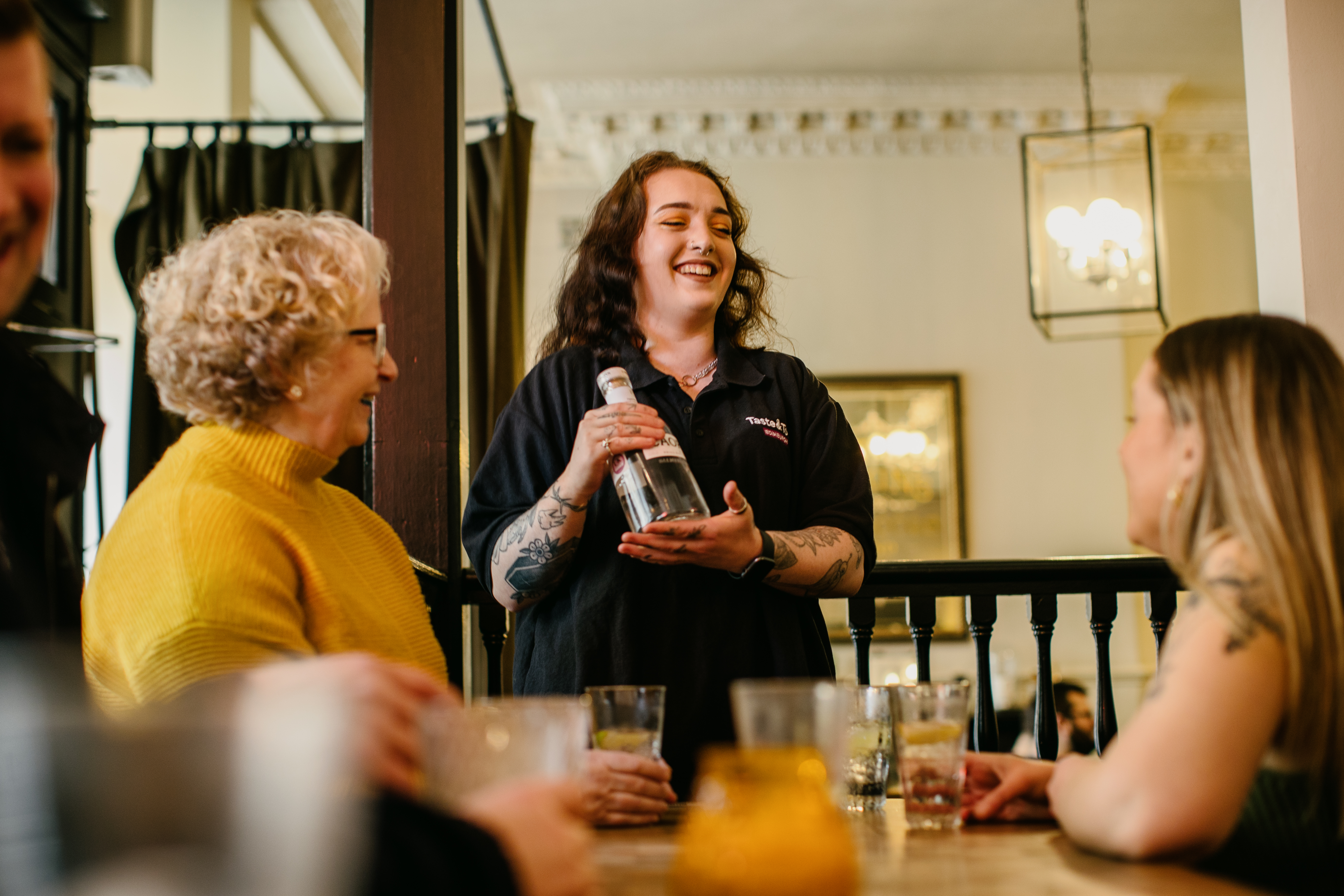 Edinburgh gin tour with hen party