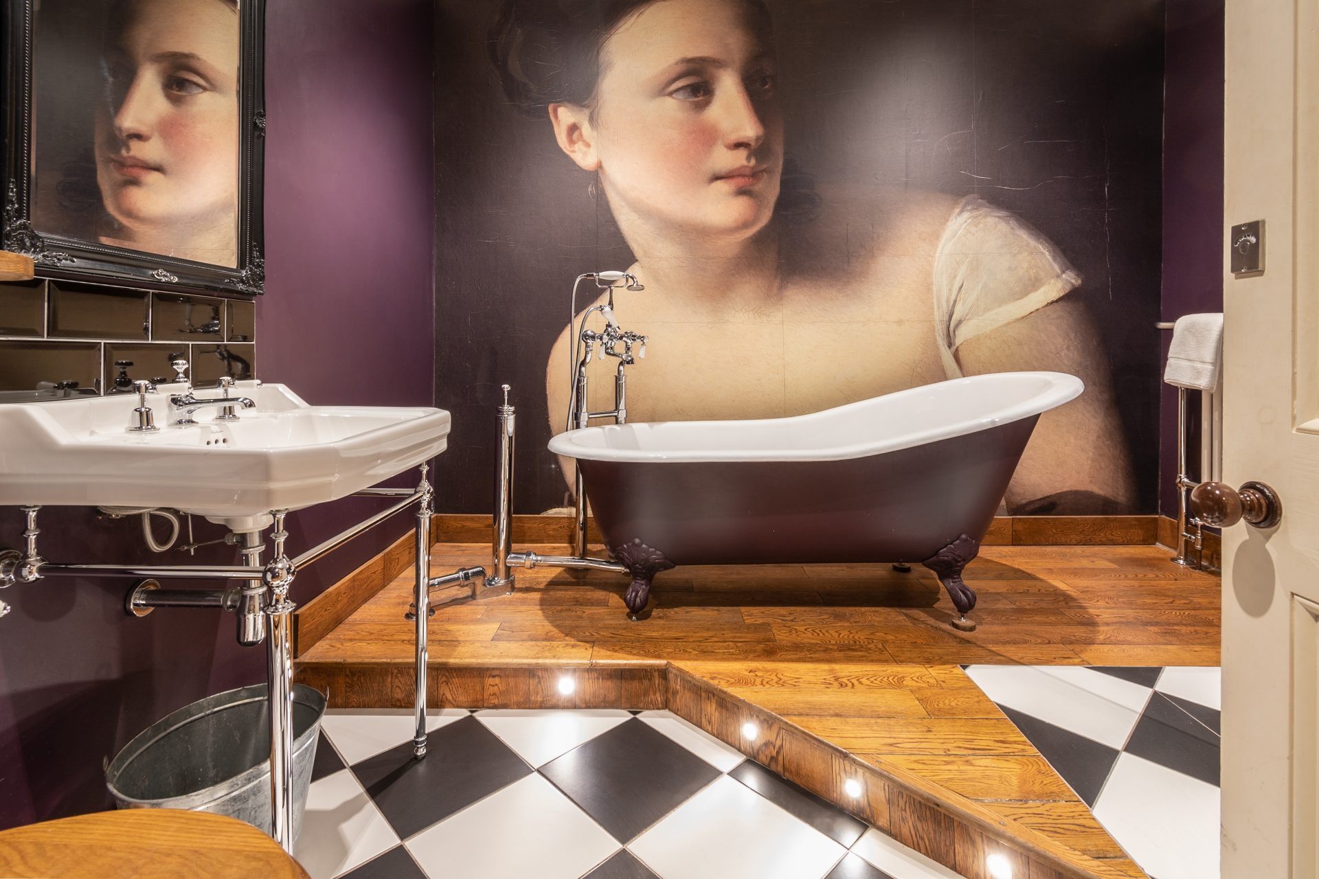 The Perch Townhouse, large central Bath hen house