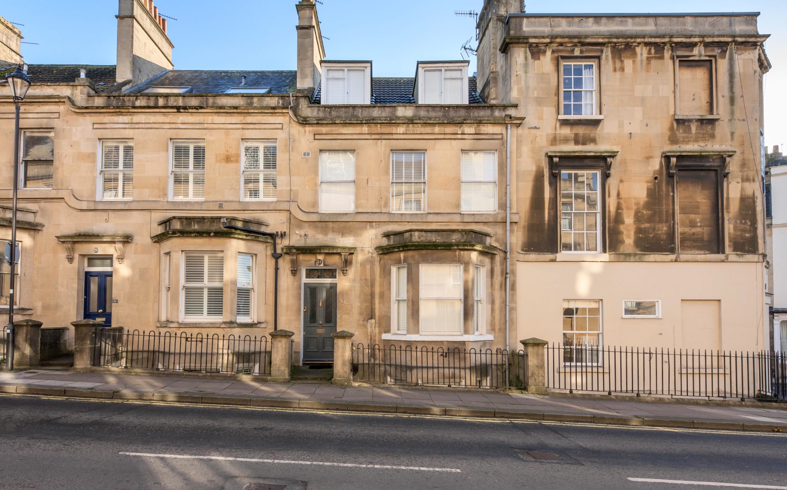 Lottie's Townhouse, Bath city centre hen house