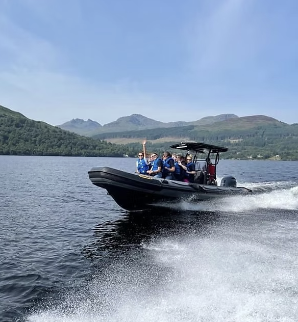 Speedboat pub tour on a Scottish loch with hen party