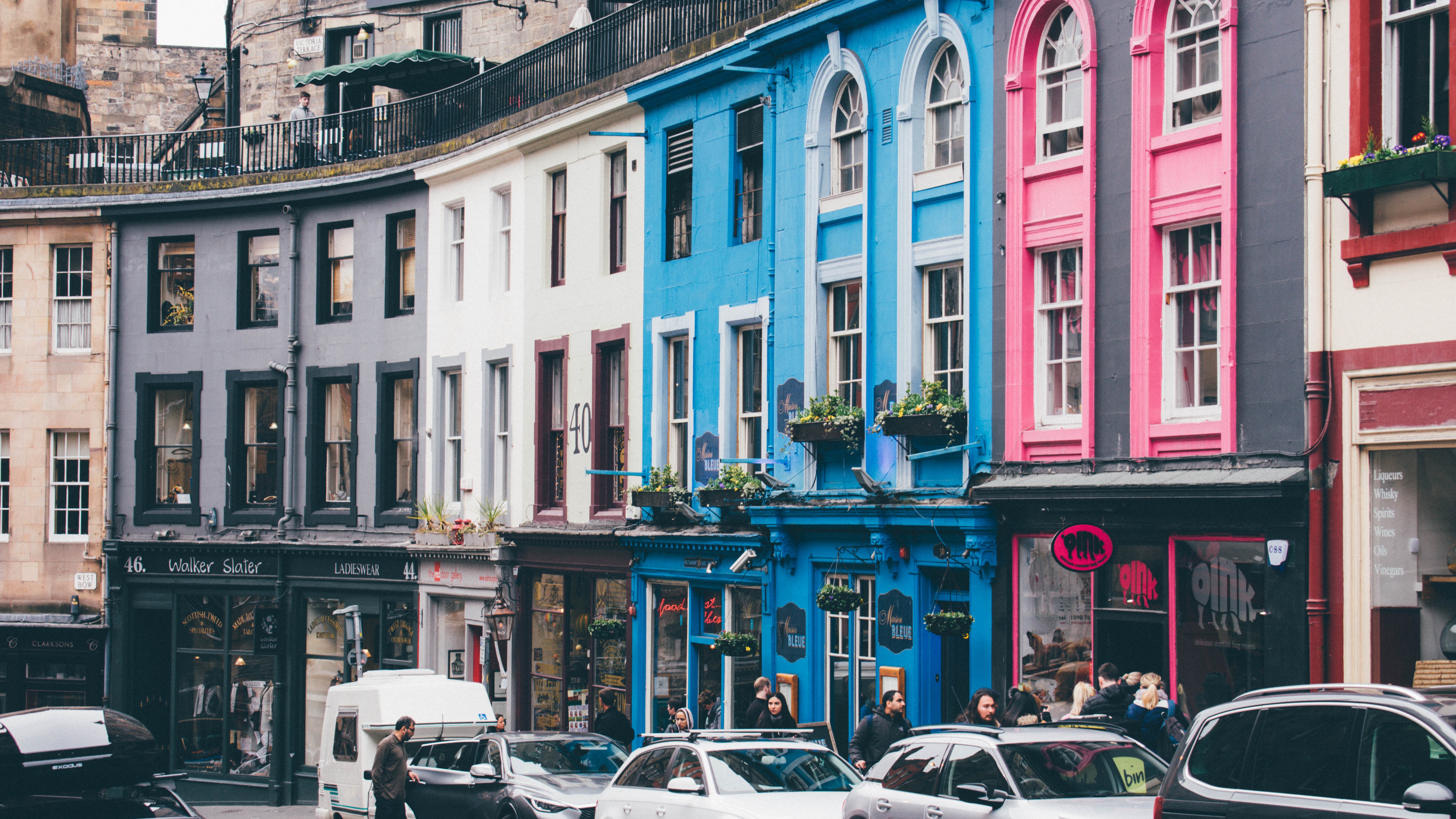 A colourful curving street in Edinburgh's Old Town, perfect for a photo